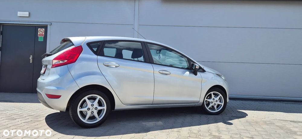 Ford Fiesta 1.25 Ambiente - 25