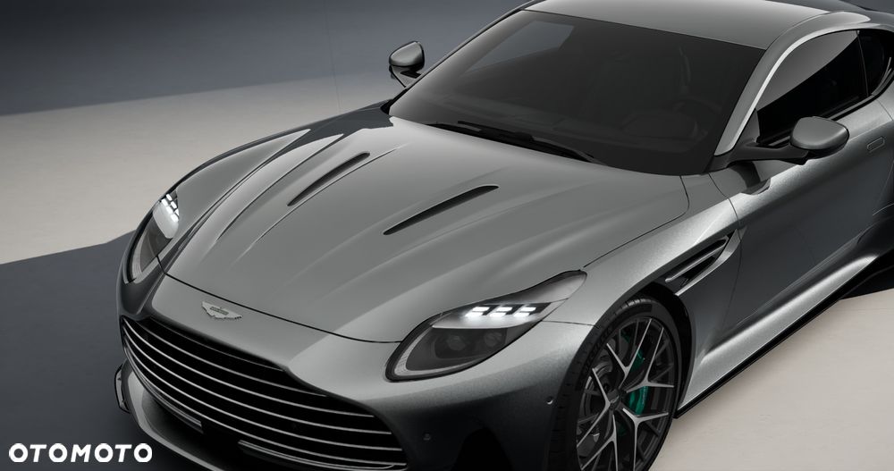 Aston Martin DB12 - 8