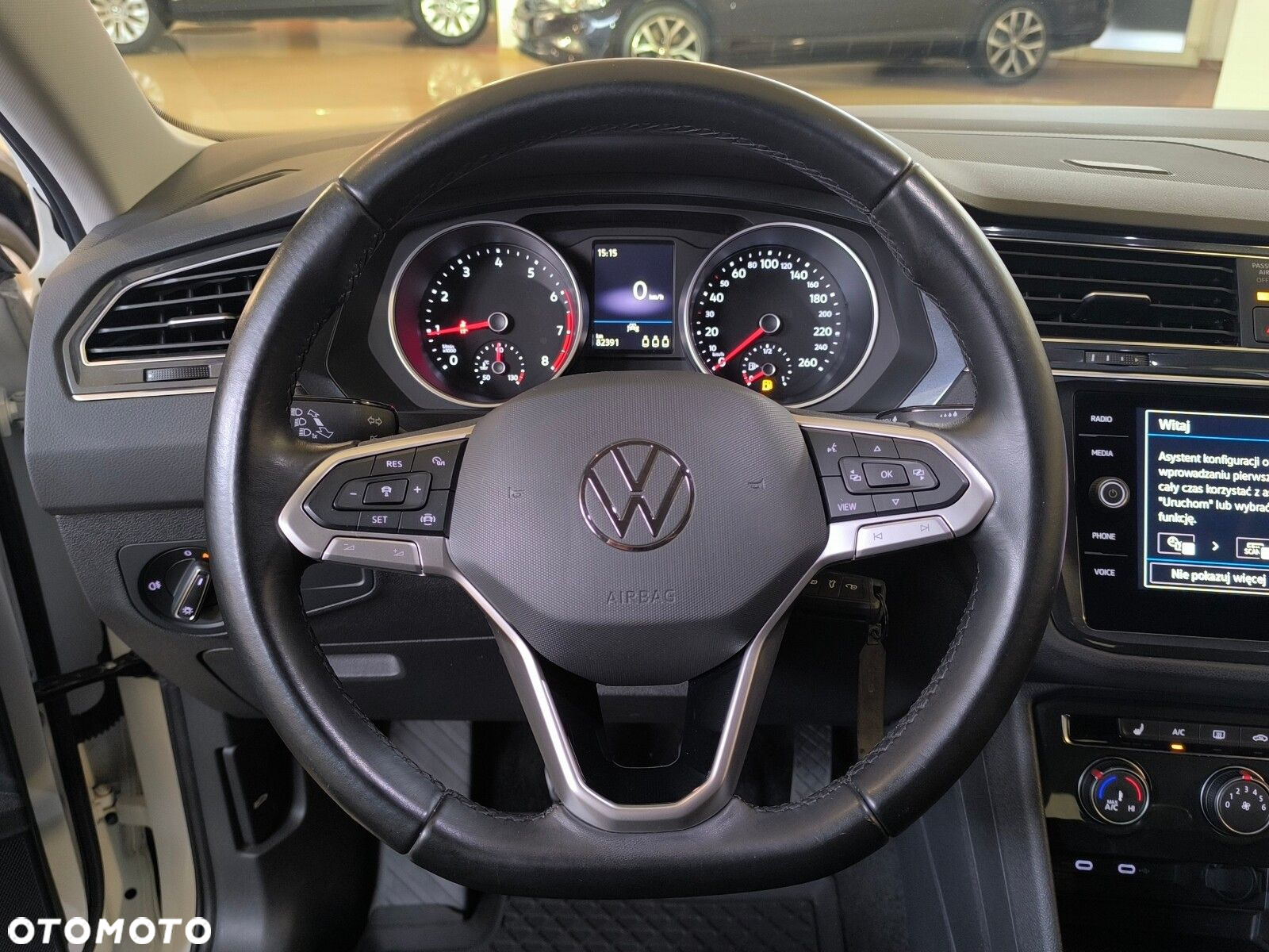Volkswagen Tiguan - 11