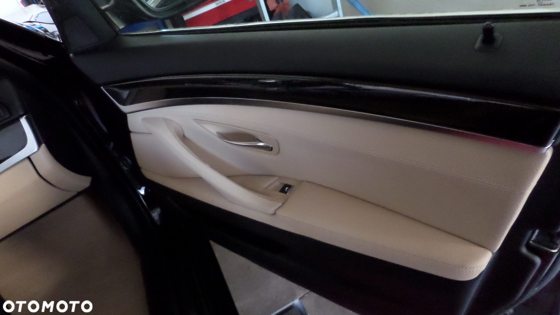 BMW Seria 5 528i xDrive Luxury Line - 12