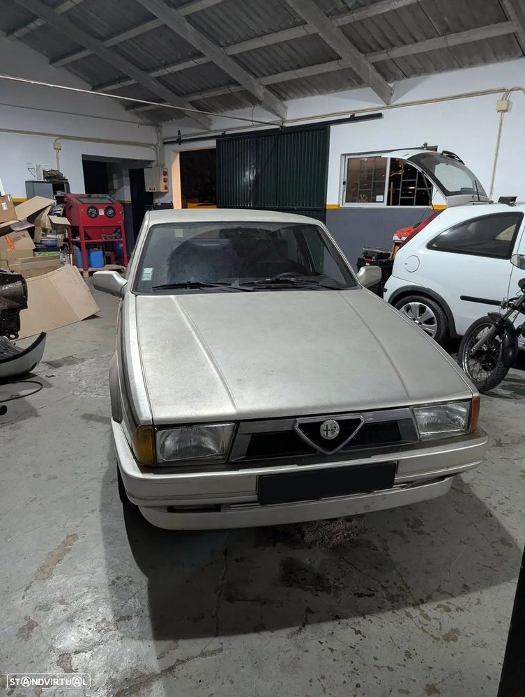 Alfa Romeo 75 - 4