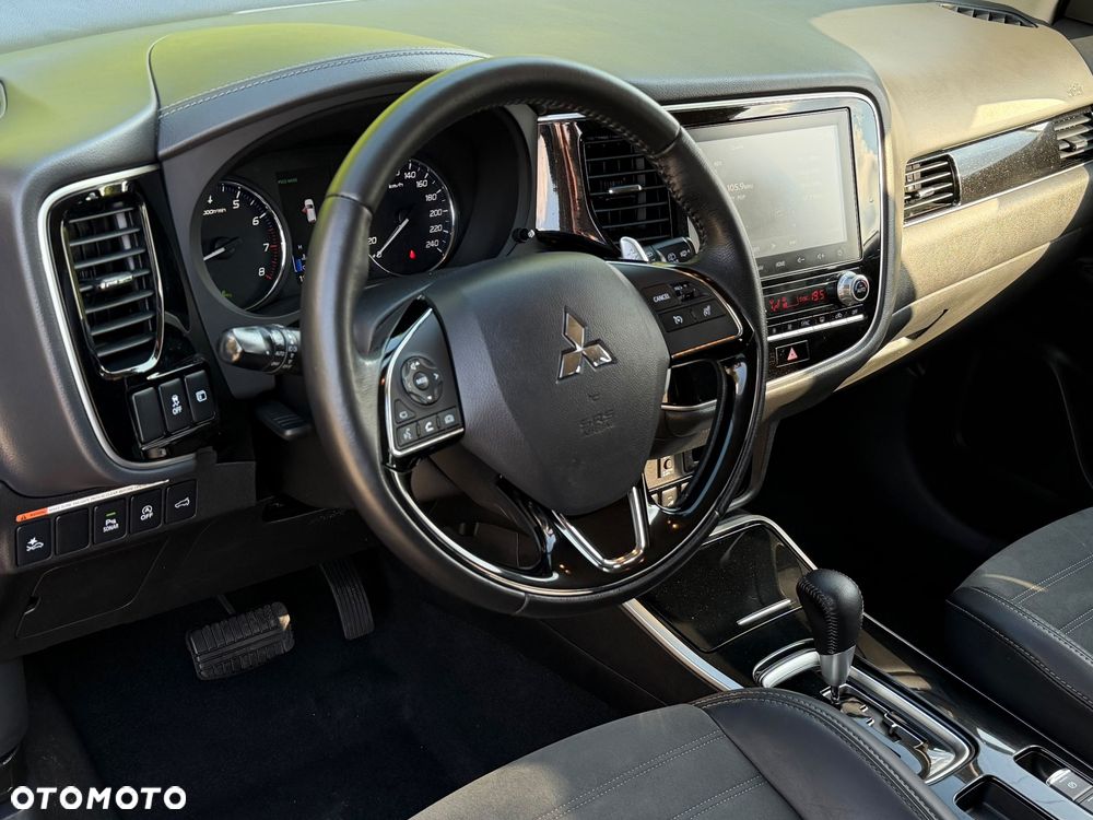 Mitsubishi Outlander 2.0 2WD CVT Diamant Edition+ - 22