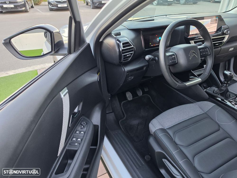 Citroën C4 1.2 PureTech Shine - 24