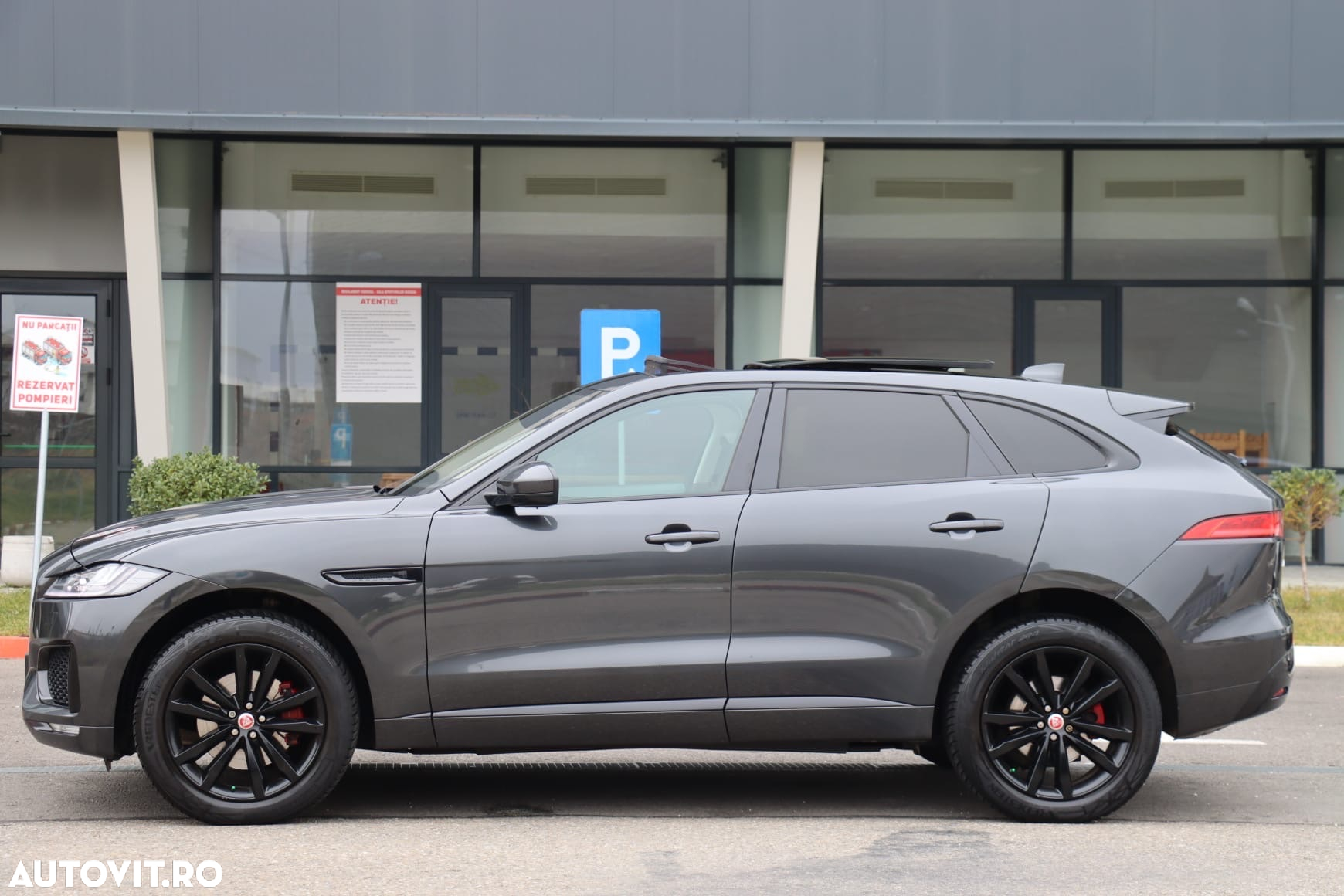 Jaguar F-Pace D300 AWD R-Dynamic S - 11