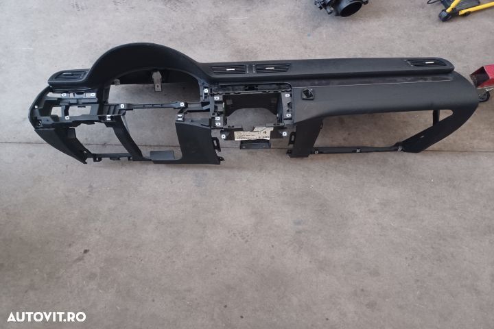 Plansa bord Volkswagen VW Passat B6  [din 2005 pana  2010] seria wagon 5-usi 2.0 TDI DSG (140 hp) - 1