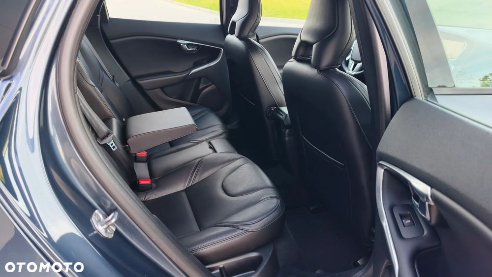 Volvo V40 D3 Momentum - 18