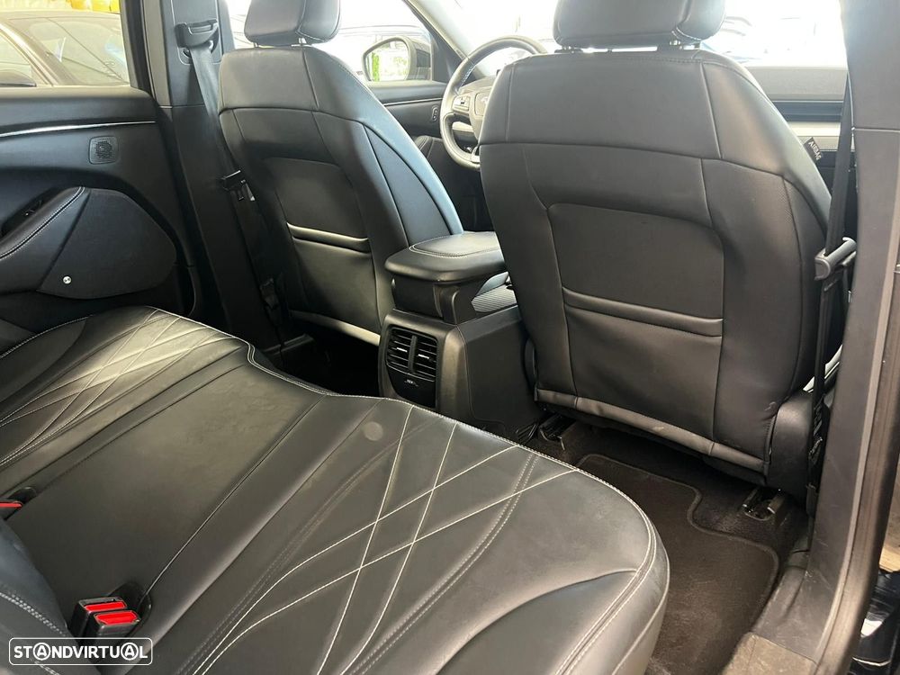 Ford Mustang Mach-E 75.7 kWh Premium AWD - 17