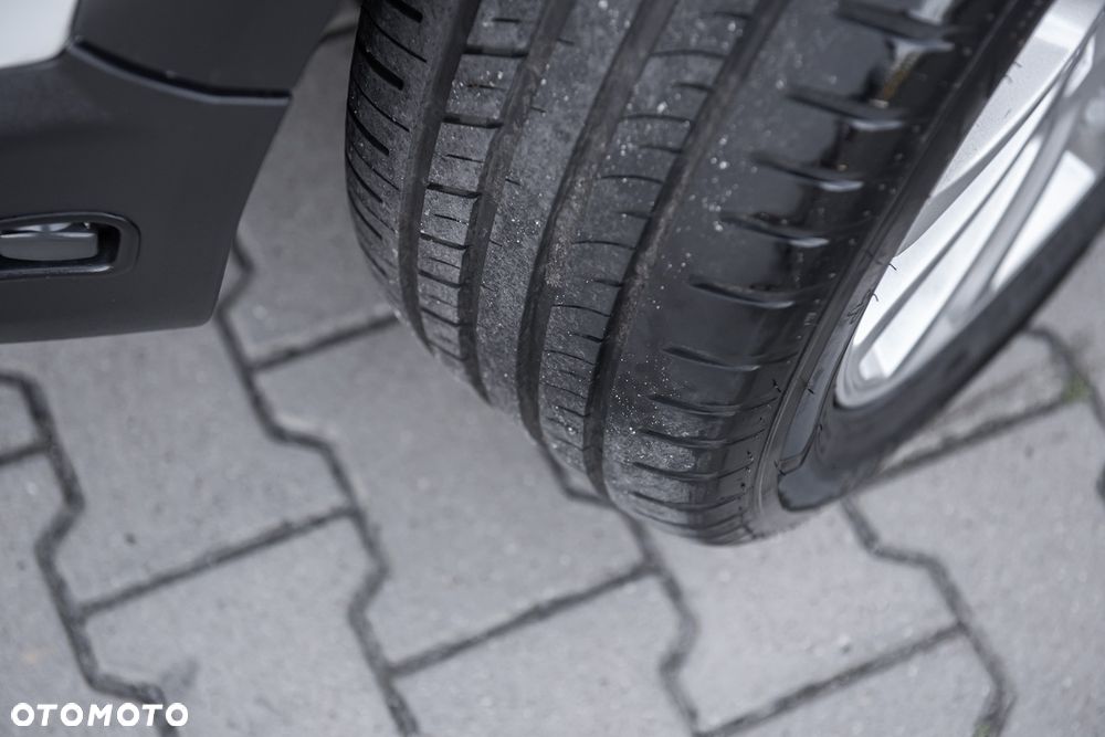 Volvo XC 70 D5 AWD Kinetic - 29