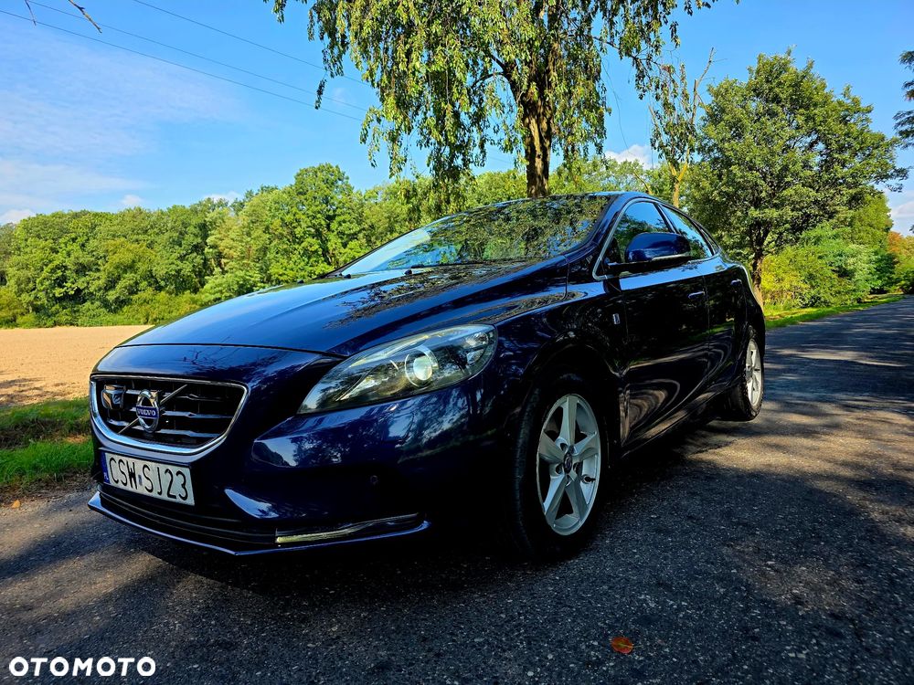 Volvo V40 D4 Drive-E Ocean Race - 3