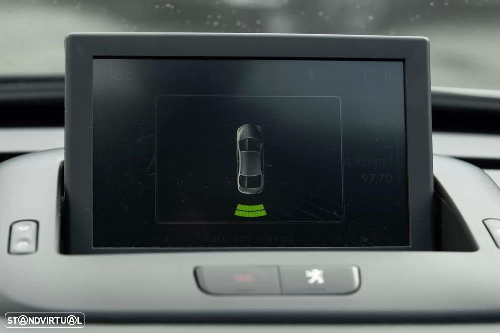 Peugeot 3008 2.0 HDi Hybrid4 - 32