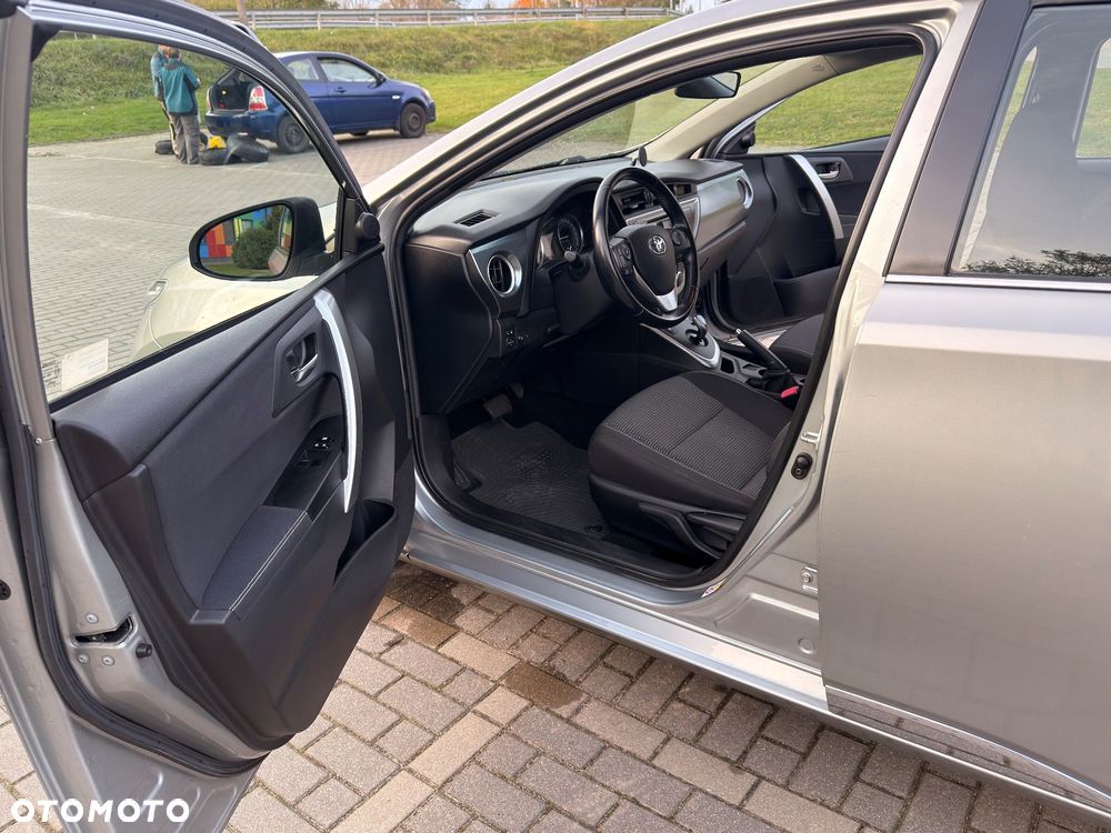 Toyota Auris - 4