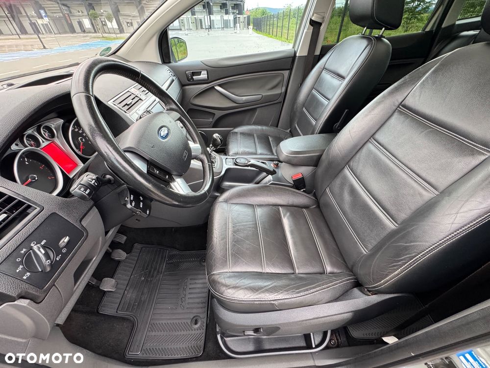 Ford Kuga 2.0 TDCi 4x4 Titanium - 16