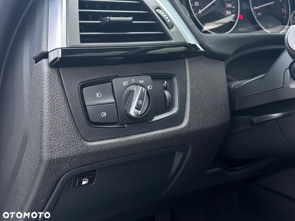 BMW Seria 3 330e iPerformance Sport Line - 14