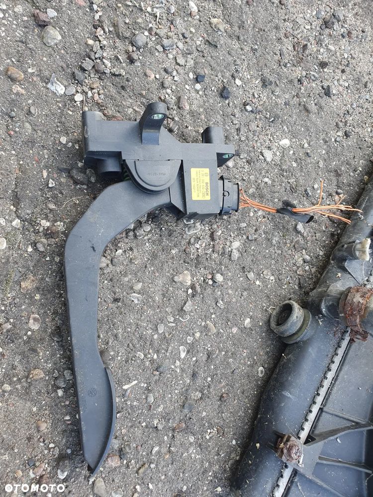 PEDAL GAZU POTENCJOMETR 0281002633 IVECO DAILY 06-
