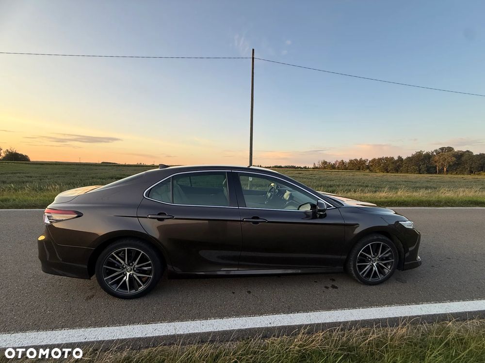 Toyota Camry 2.5 Hybrid Executive CVT - 2