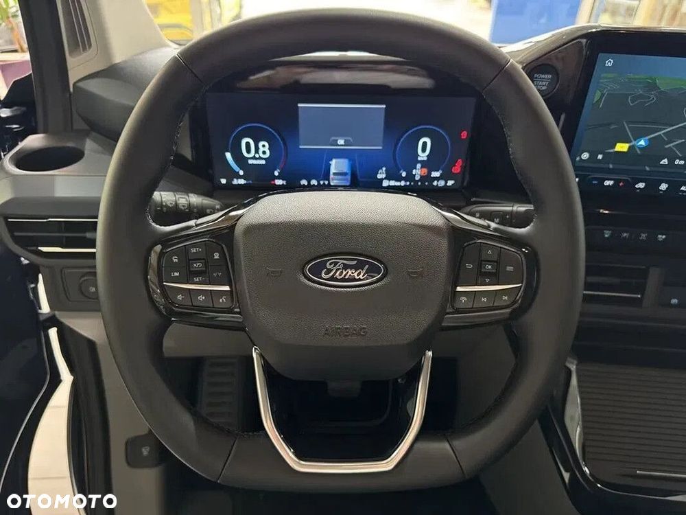 Ford Tourneo Custom - 10