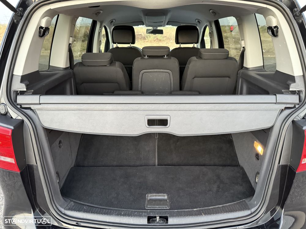 VW Touran 1.6 TDI DPF DSG Cup - 11