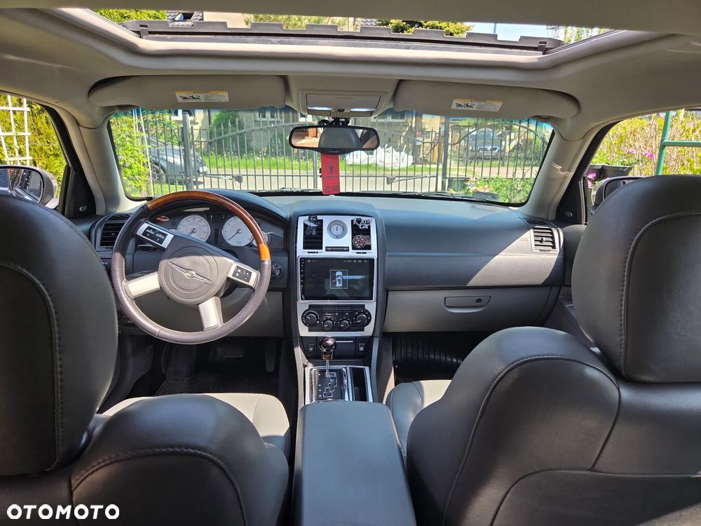 Chrysler 300C 5.7 V8 Hemi - 23