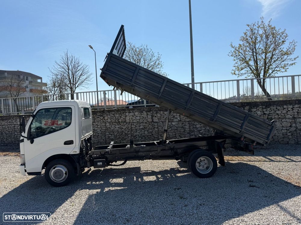 Toyota Dyna M D4-D 3LUG Tri-Basculante Nacional - 5