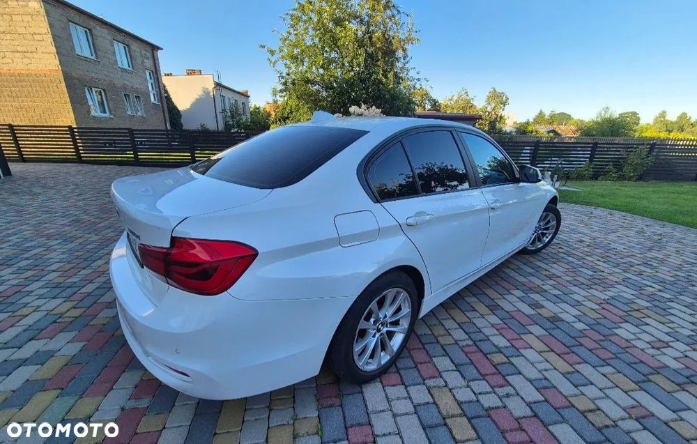 BMW Seria 3 320i xDrive - 4