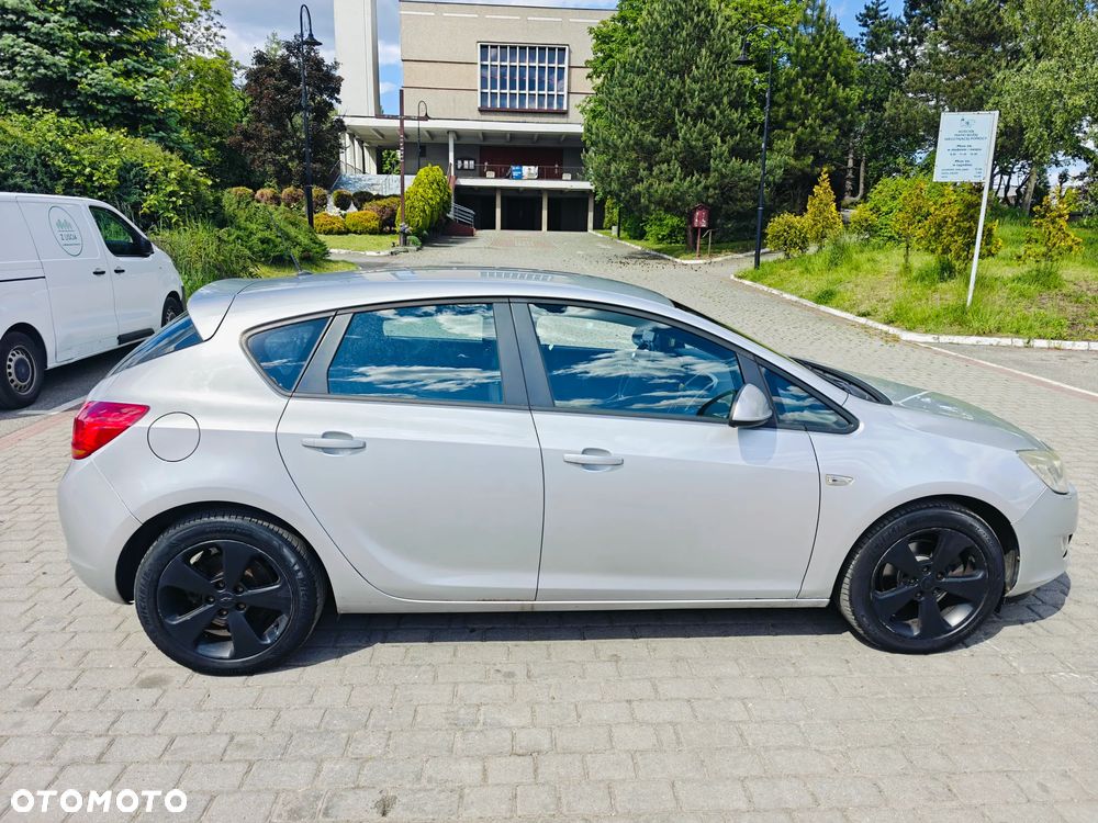 Opel Astra 1.7 CDTI Cosmo - 5