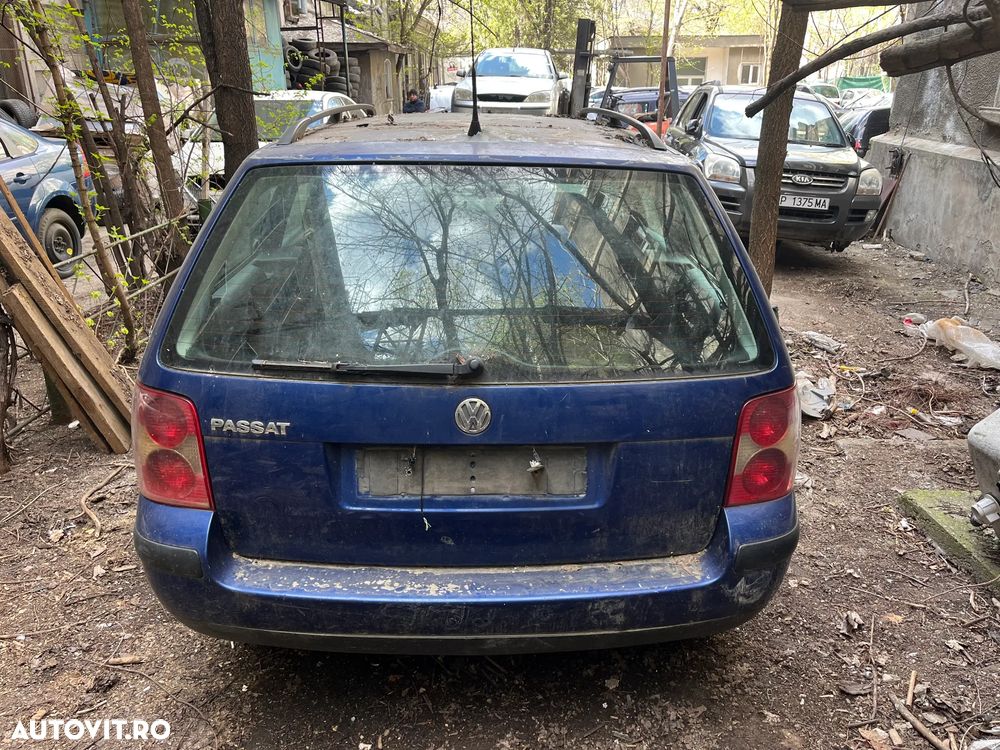 Dezmembrez VW Volkswagen Passat B5.5 break albastru 1,6 benzina ALZ albastru 2002 - 10