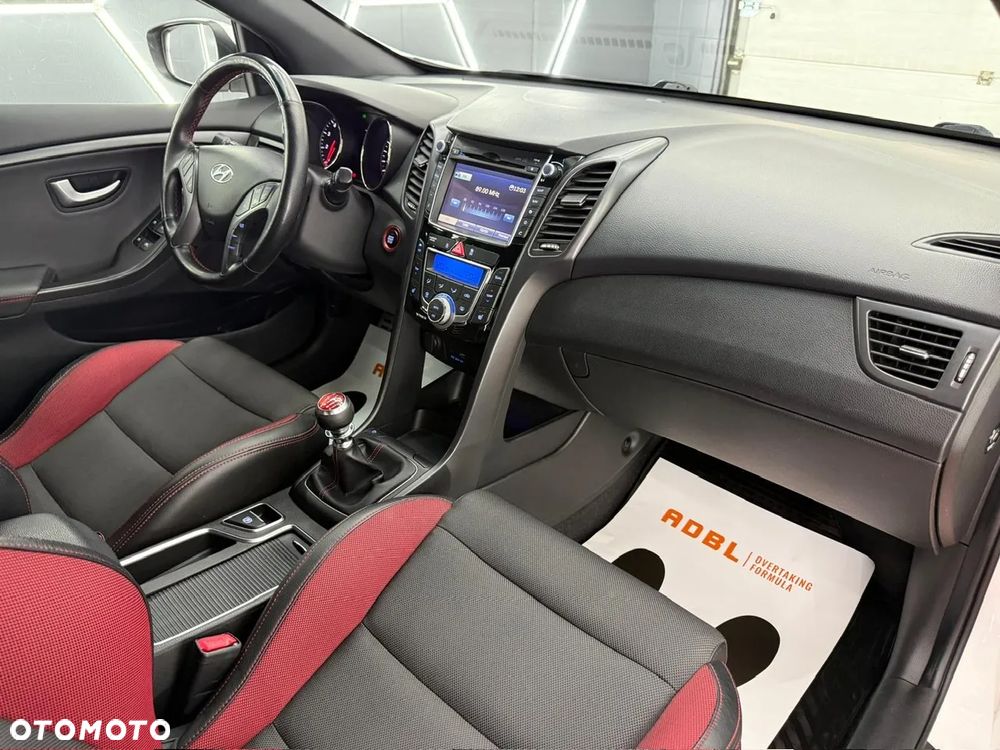 Hyundai i30 1.6 GDI Turbo Luxury - 28