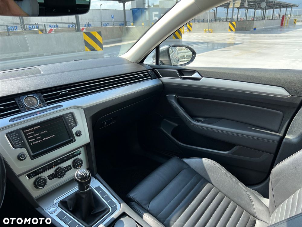Volkswagen Passat 2.0 TDI BMT Comfortline - 14