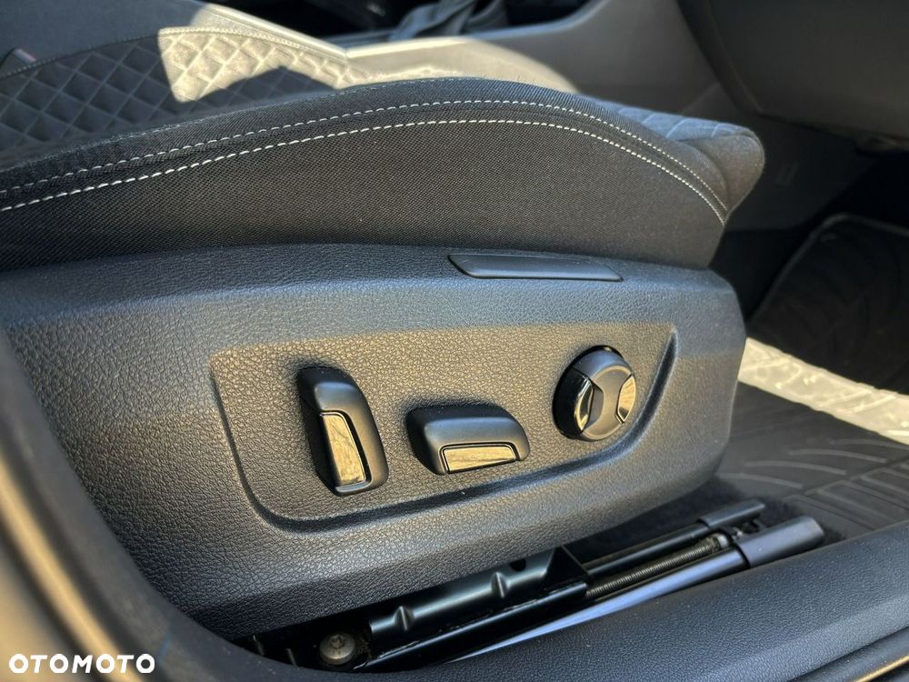 Skoda Superb 2.0 TDI Sportline DSG - 35