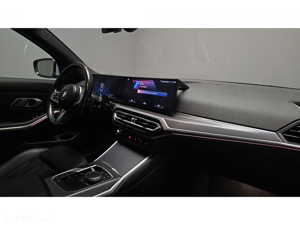 BMW Seria 3 320d xDrive M Sport - 26