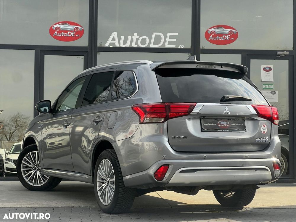Mitsubishi Outlander - 4