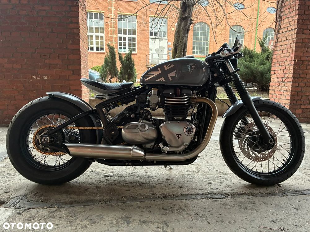 Triumph Bonneville Bobber - 6