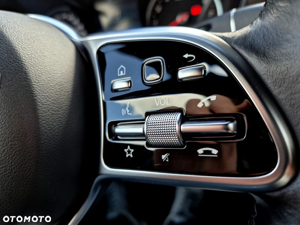 Mercedes-Benz GLC 300 e 4-Matic - 12