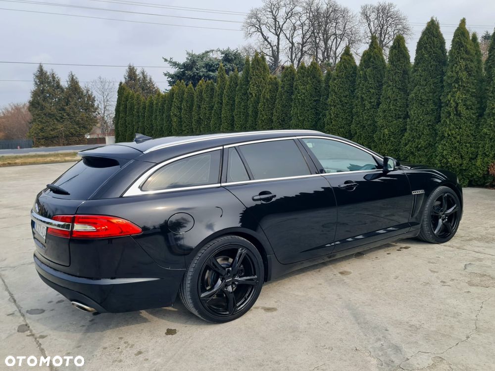 Jaguar XF 2.2 D R-Sport - 11
