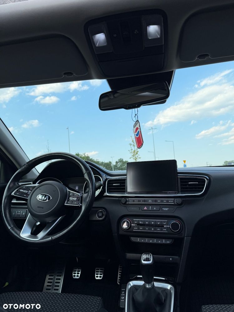 Kia Ceed 1.4 T-GDI L Business Line - 17