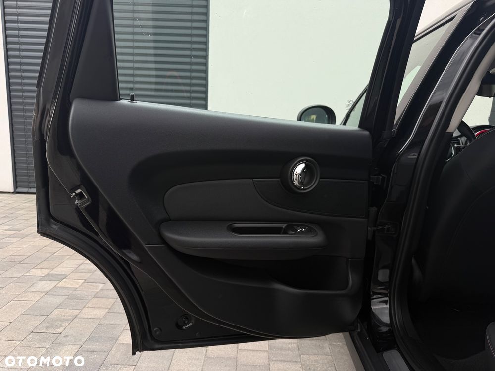 MINI Clubman One D Essential Trim - 32