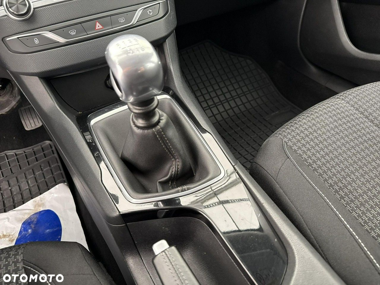 Peugeot 308 - 16
