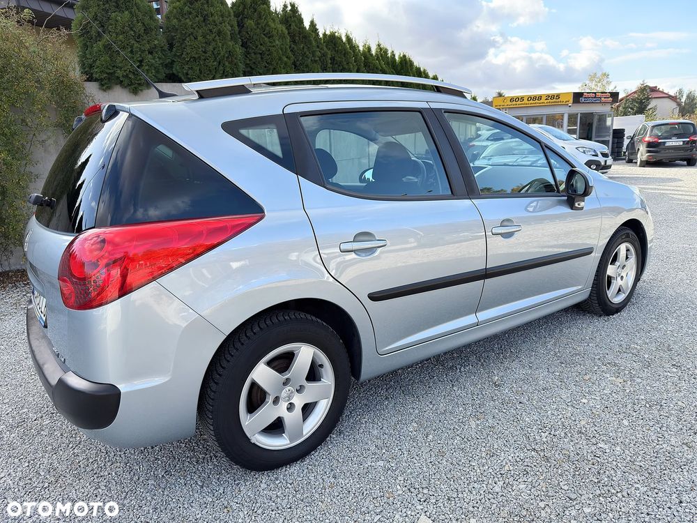 Peugeot 207 - 9