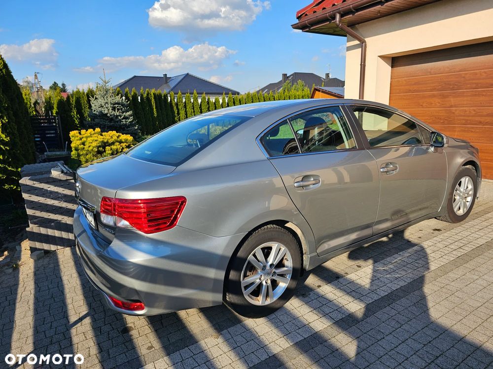 Toyota Avensis 1.8 Sol plus - 2