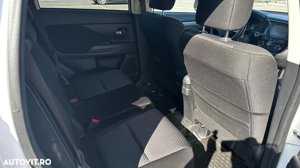 Mitsubishi Outlander 2.2 Litre DI-D AWD Instyle Aut. - 14