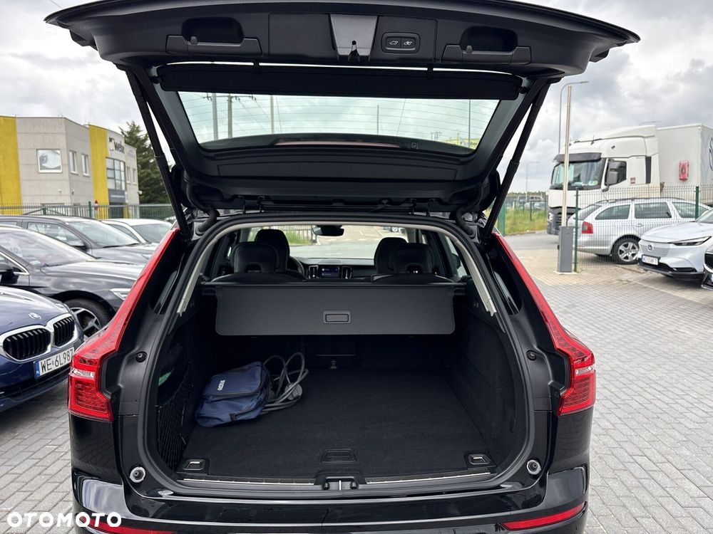 Volvo XC 60 T6 Plug-In Hybrid AWD Inscription - 24