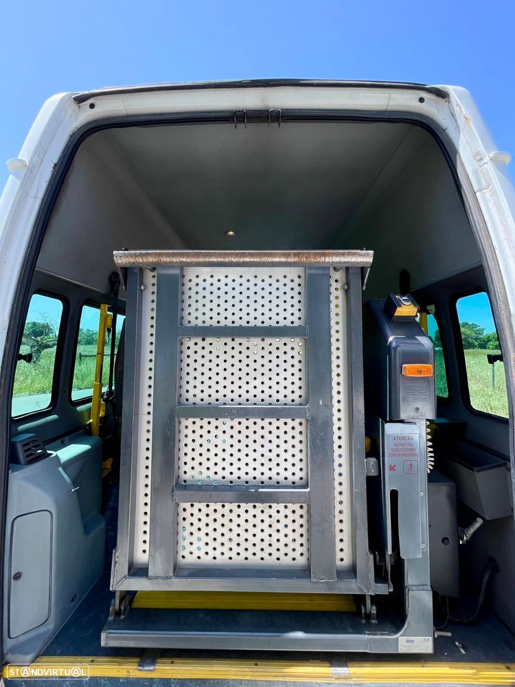 Ford Transit 330L 2.2 TDCi - 15