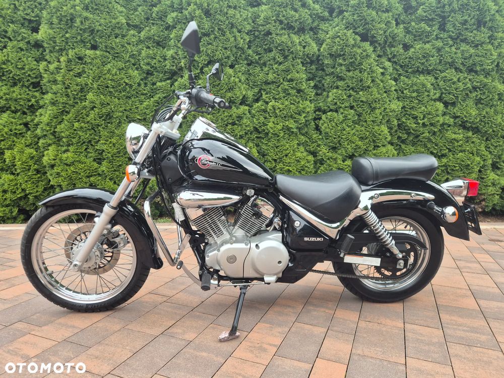 Suzuki Intruder - 2