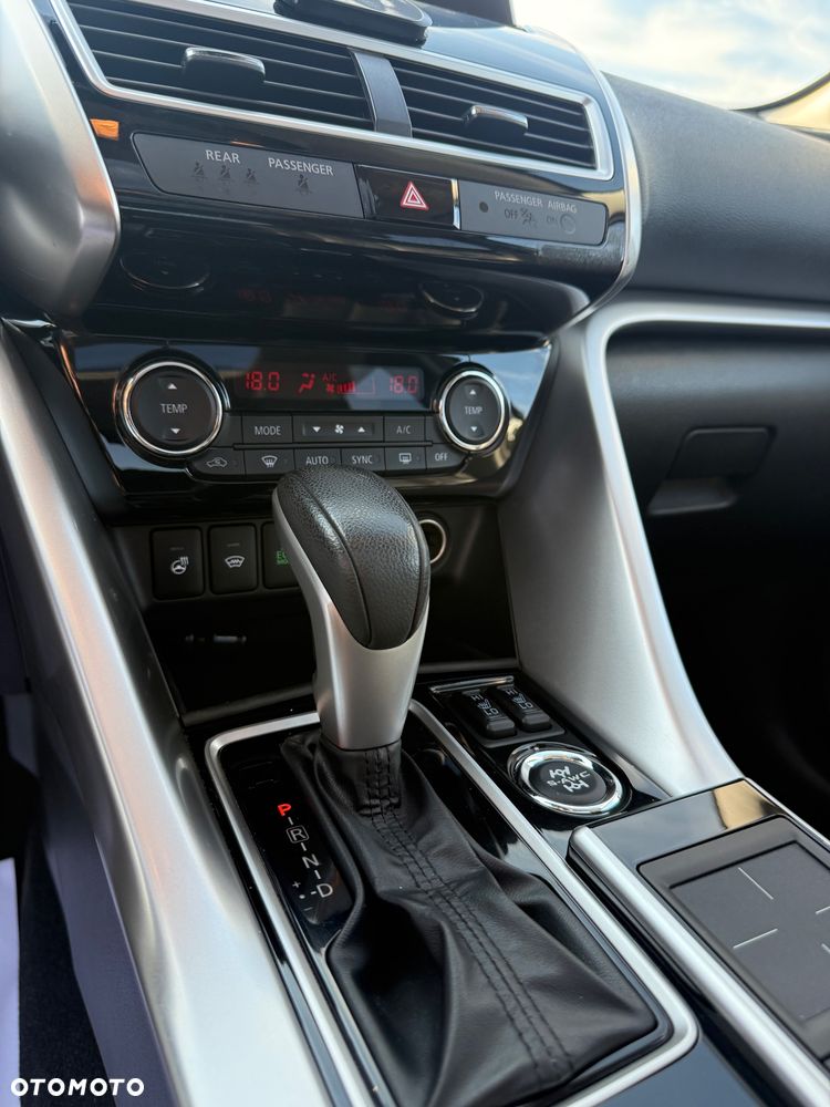 Mitsubishi Eclipse Cross 1.5 T GPF Intense Pro CVT 4WD - 23