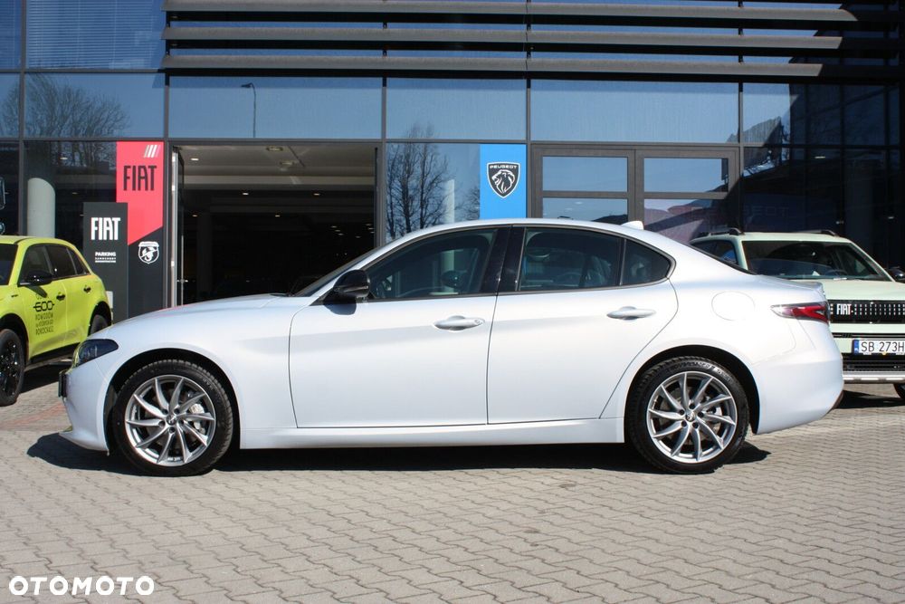 Alfa Romeo Giulia - 10