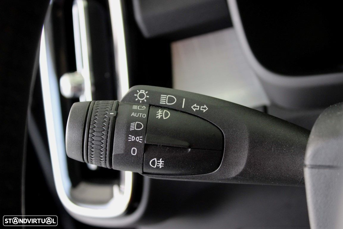 Volvo XC 40 2.0 D3 Momentum - 22
