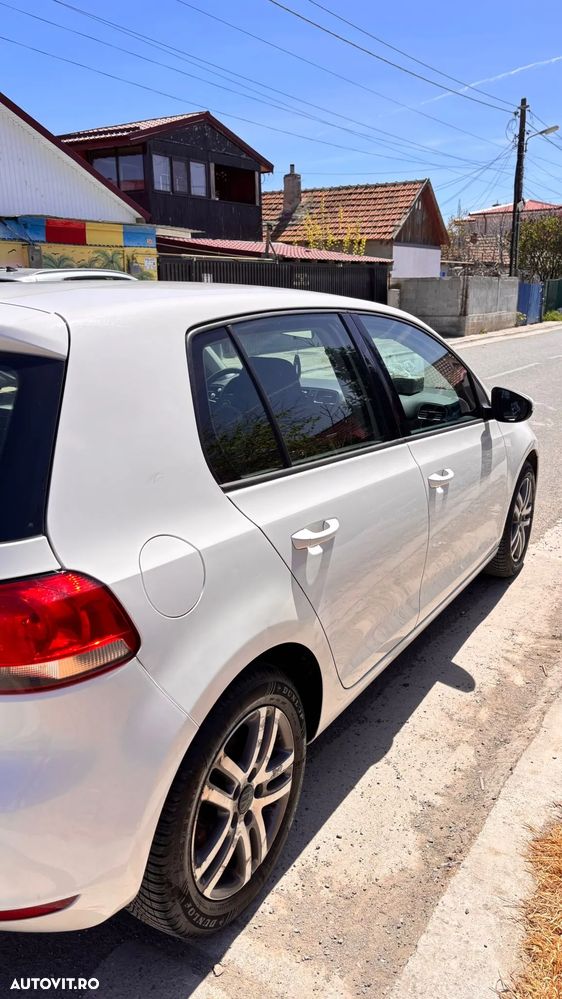 Volkswagen Golf 1.6 TDI DPF Trendline - 9