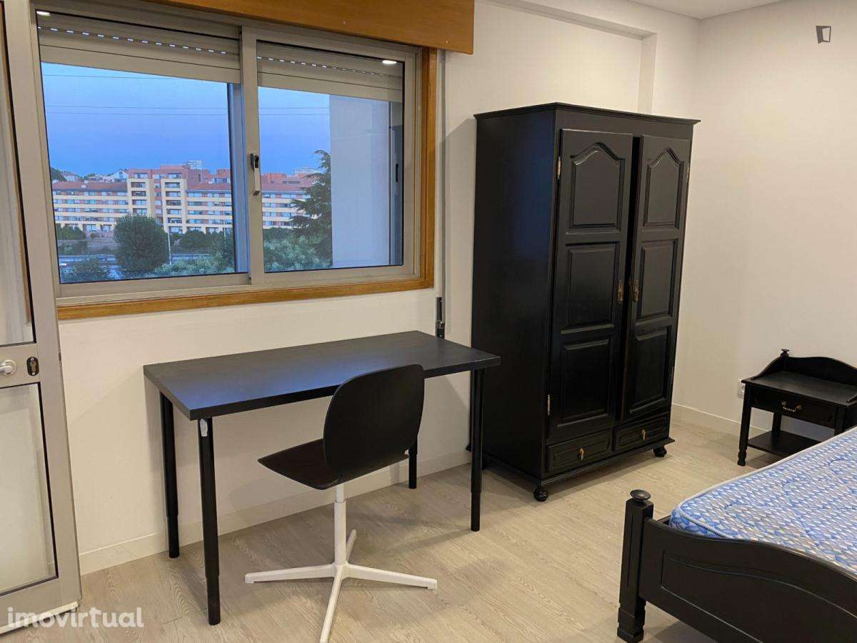 Quarto - localizado em Paranhos Porto - Grande imagem: 4/8