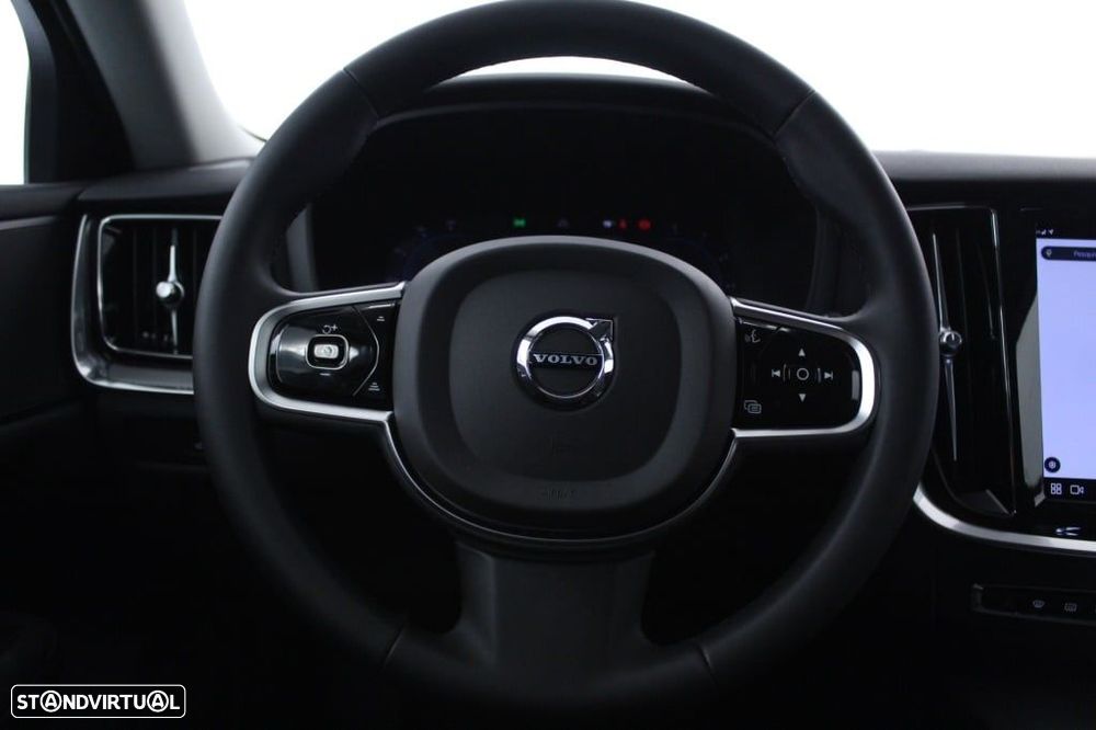Volvo V60 2.0 B4 Plus Dark Auto - 20