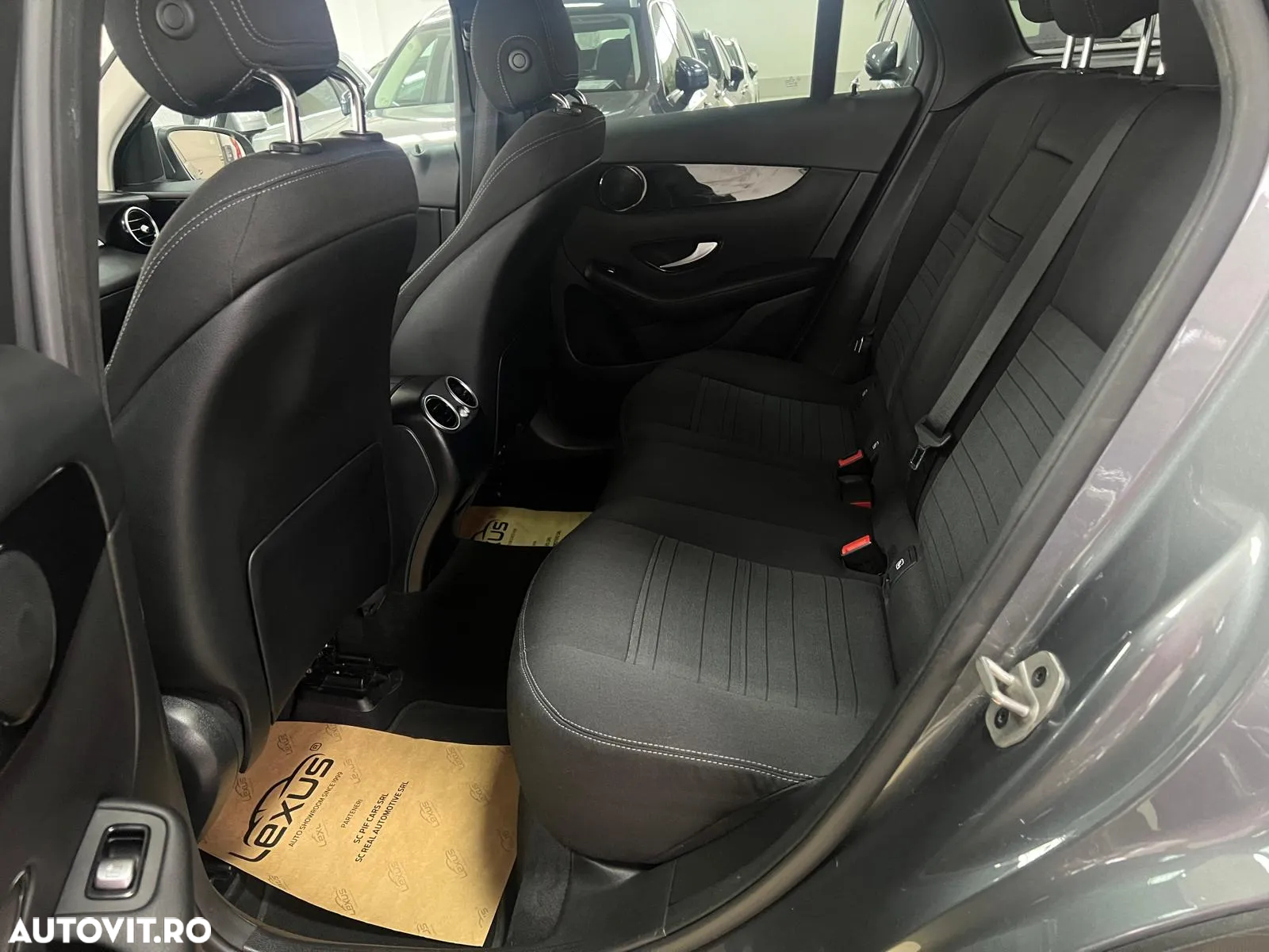 Mercedes-Benz GLC 300 de 4Matic 9G-TRONIC - 29